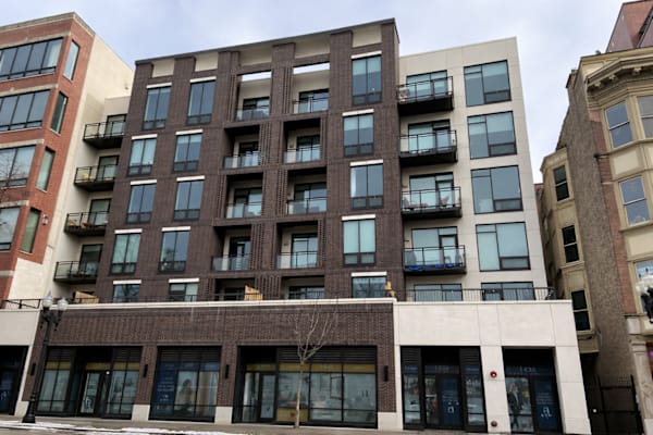 1435 N Wells St property
